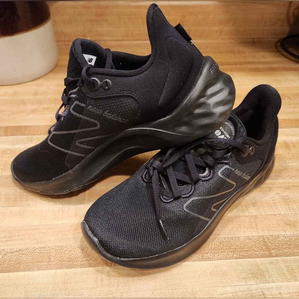 New Balance womens sneakers 8.5 regular